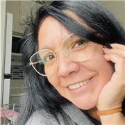 Mis clases son muy divertidas y dinámicas. Me baso en el entrenamiento del oído y el habla. Como aprendemos cuando bebes nuestro idioma natal. Soy una persona muy responsable y comprometida con el aprendizaje de cada alumno. Busco la estrategia para que n